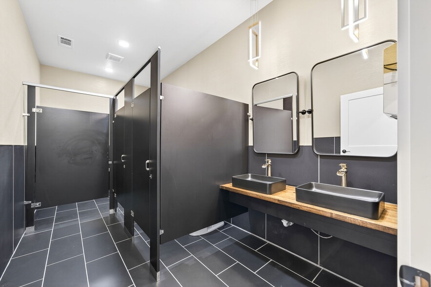 More Photos Of 1249 Gulf Rd, Spencer Golf Course Driving Range For Sale