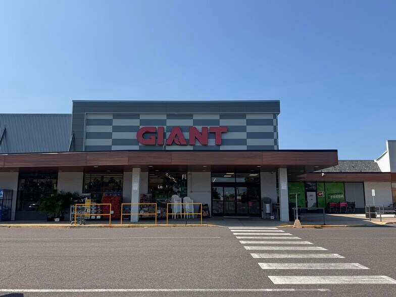More Photos Of 426 Town Ctr, New Britain Unknown For Lease