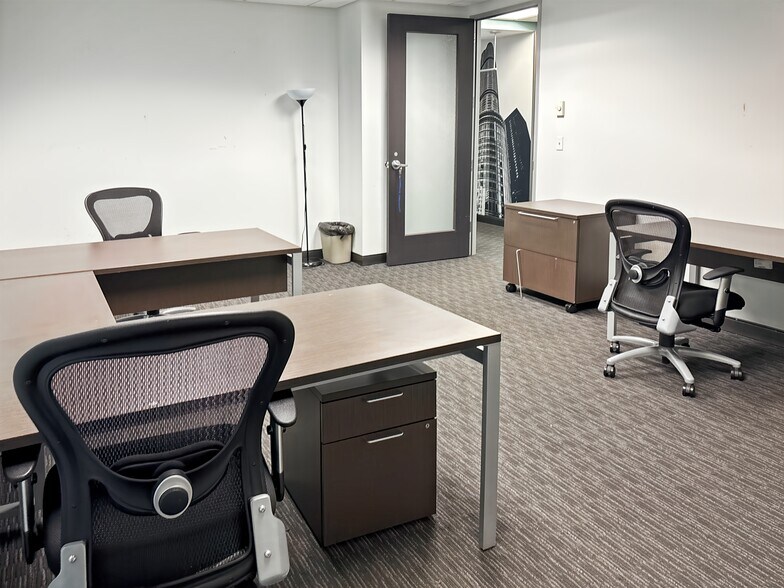 More Photos Of 5113 S Harper Ave, Chicago Coworking Space