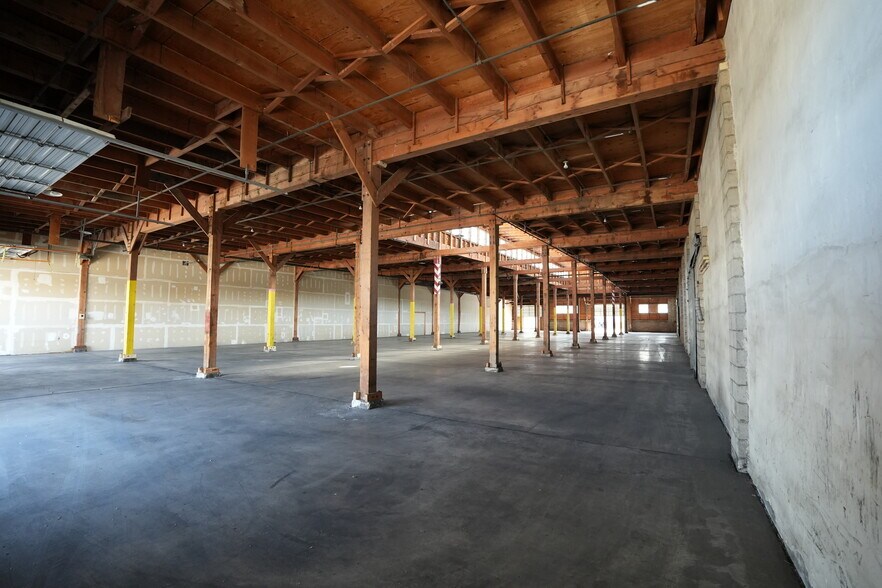 More Photos Of 1500 S 300 W, Clearfield Warehouse For Lease