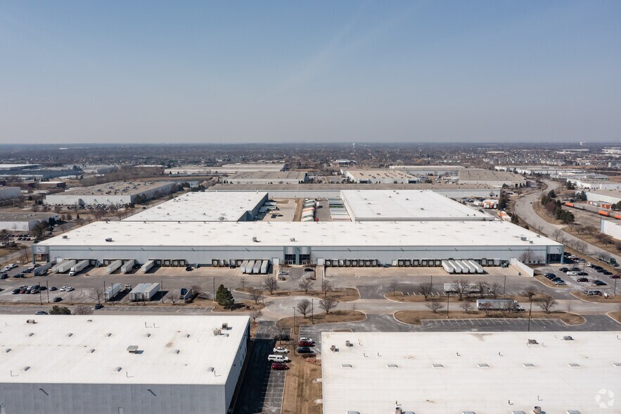 Primary Photo Of 888 Carol Ct, Carol Stream Distribution For Lease