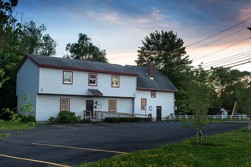 More Photos Of 322 Ballston Ave, Schenectady Office For Sale