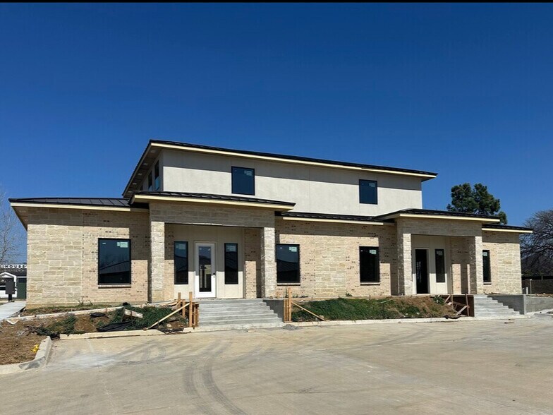 Primary Photo Of 1716 Keller Pkwy, Keller Medical For Lease