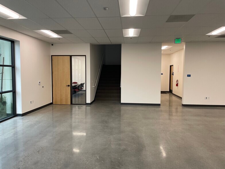 More Photos Of 14868 Los Angeles St, Irwindale Manufacturing For Sale