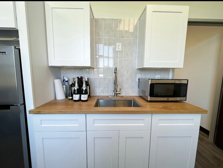 More Photos Of 12280 Broadway St, Pearland Office Residential For Lease