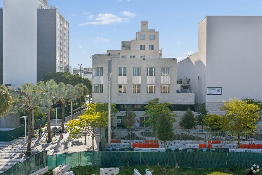 More Photos Of 420 Lincoln Rd, Miami Beach Loft Creative Space For Lease