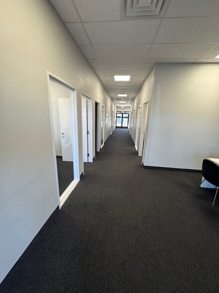 More Photos Of 17224 N 43rd Ave, Glendale Storefront Retail Office For Lease