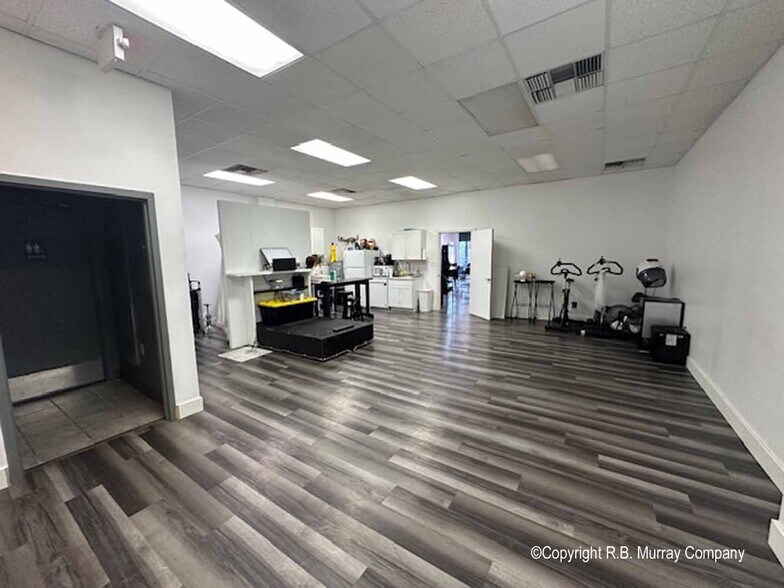 More Photos Of 3250 E Battlefield St, Springfield Unknown For Lease