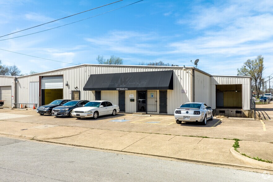 More Photos Of 2333-2337 Delante St, Haltom City Warehouse For Sale