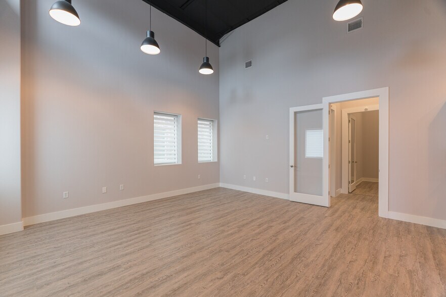 More Photos Of 350 Nursery Rd, Spring Medical For Lease