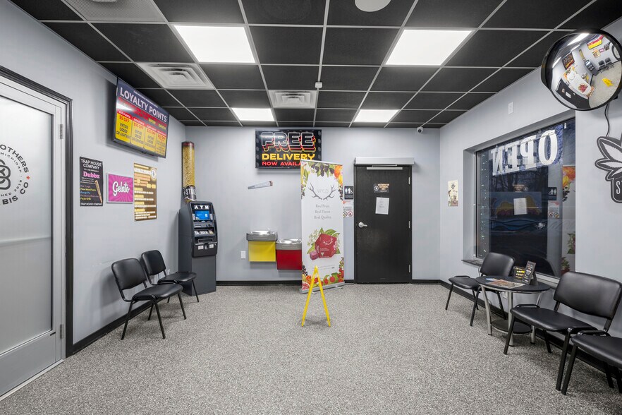 More Photos Of 411 Lafayette Ave, Bay City Fast Food For Sale