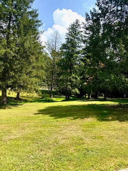 More Photos Of 862 Iron Ridge Rd, Spring Grove Apartments For Sale