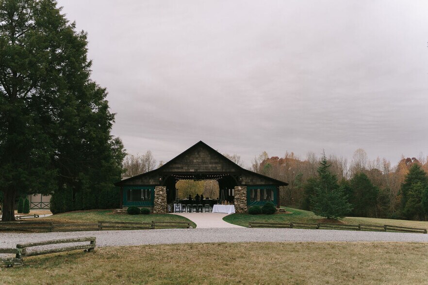 More Photos Of 2173 Wilkesboro Hwy, Statesville Sports And Entertainment For Sale