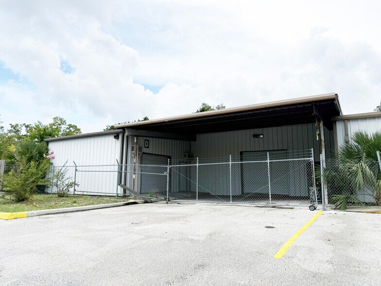 More Photos Of 1424 N Gulf Ave, Crystal River Self Storage For Lease