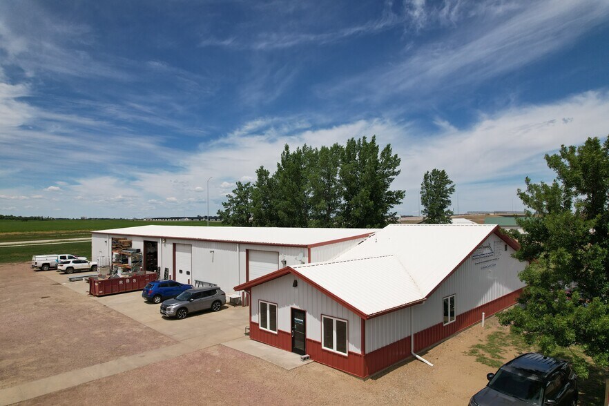 Primary Photo Of 26071 Brower Cir, Hartford Warehouse For Sale