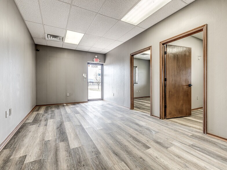 More Photos Of 4900 S Rockwell St, Oklahoma City Warehouse For Lease