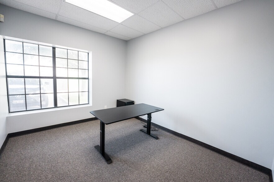 More Photos Of 1120 Toro Grande, Cedar Park Light Distribution For Sale