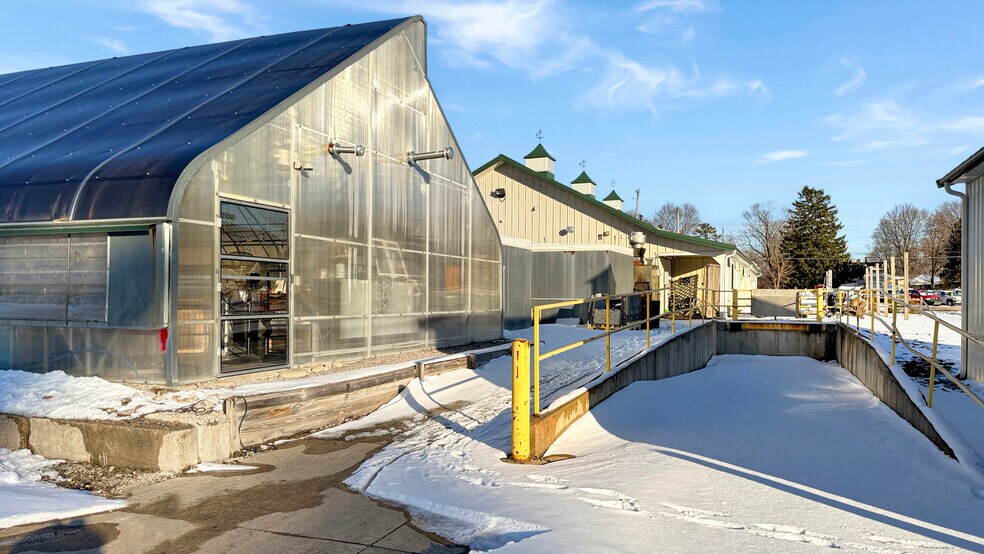 More Photos Of 916 S Mitchell St, Cadillac Restaurant For Sale
