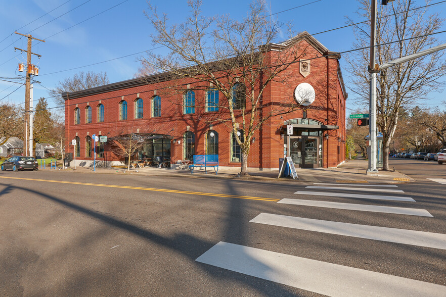 Primary Photo Of 2393 NE Fremont St, Portland Freestanding For Lease