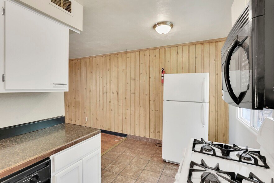 More Photos Of 27 W 8th Ave, Columbus Apartments For Sale