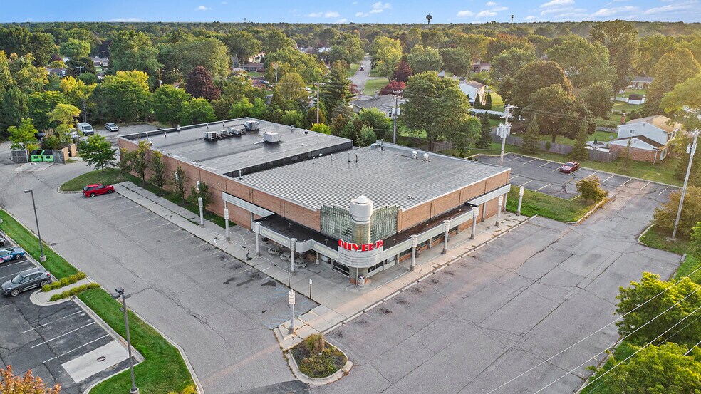 More Photos Of 1553 E Hill Rd, Grand Blanc Supermarket For Lease