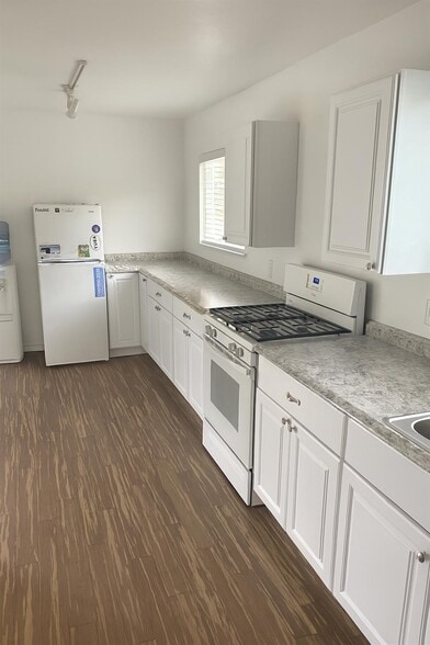 More Photos Of 15386 Little Valley Rd, Grass Valley Freestanding For Sale