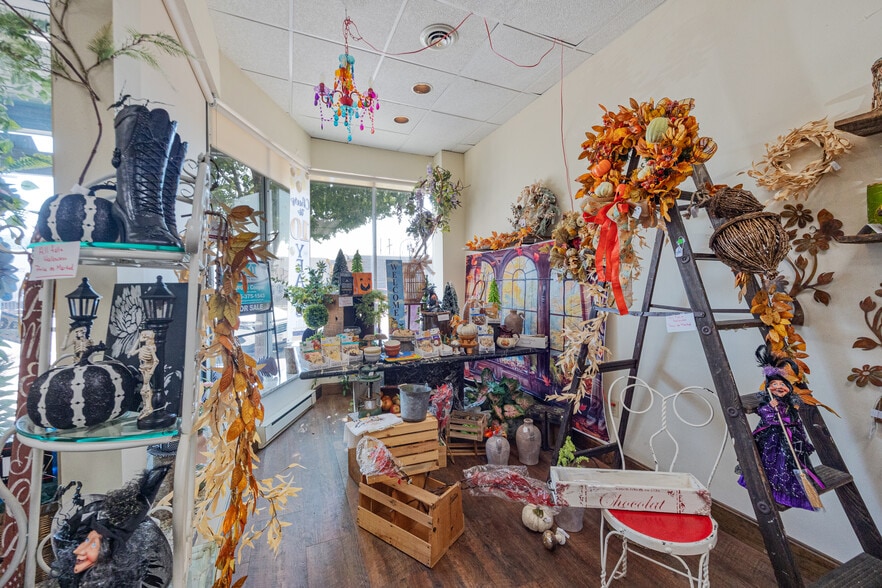More Photos Of 120 N Main St, De Soto Storefront Retail Residential For Sale