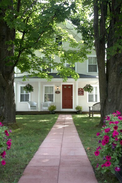 More Photos Of 18 Main St, Stowe Hotel For Sale
