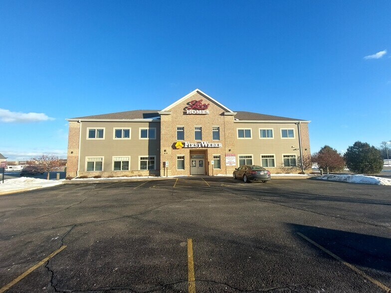 More Photos Of 435 Village Walk Ln, Johnson Creek Office For Lease