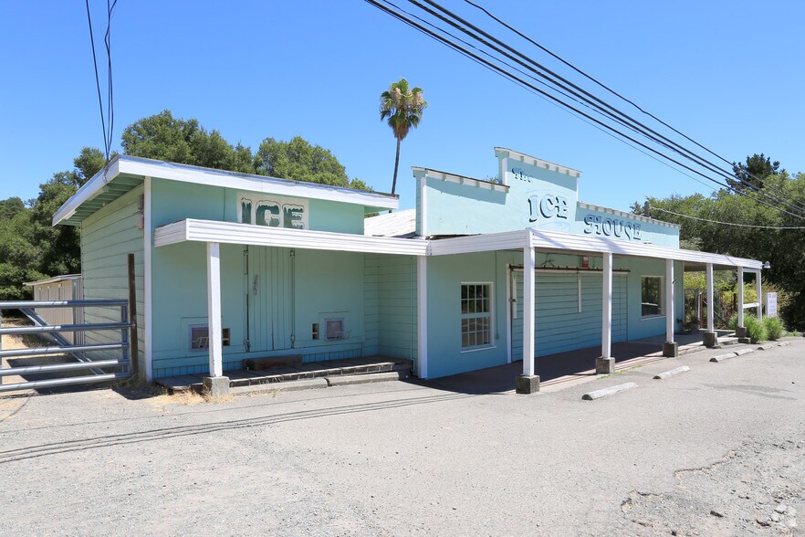 More Photos Of 840 N Cloverdale Blvd, Cloverdale Convenience Store For Sale