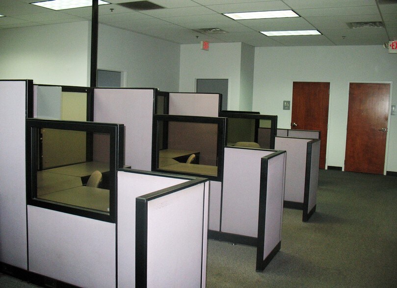 More Photos Of 415 Saint Johns Church Rd, Camp Hill Light Distribution For Lease