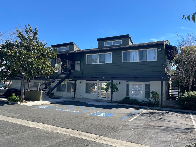 More Photos Of 2488 Newport Blvd, Costa Mesa Office For Lease