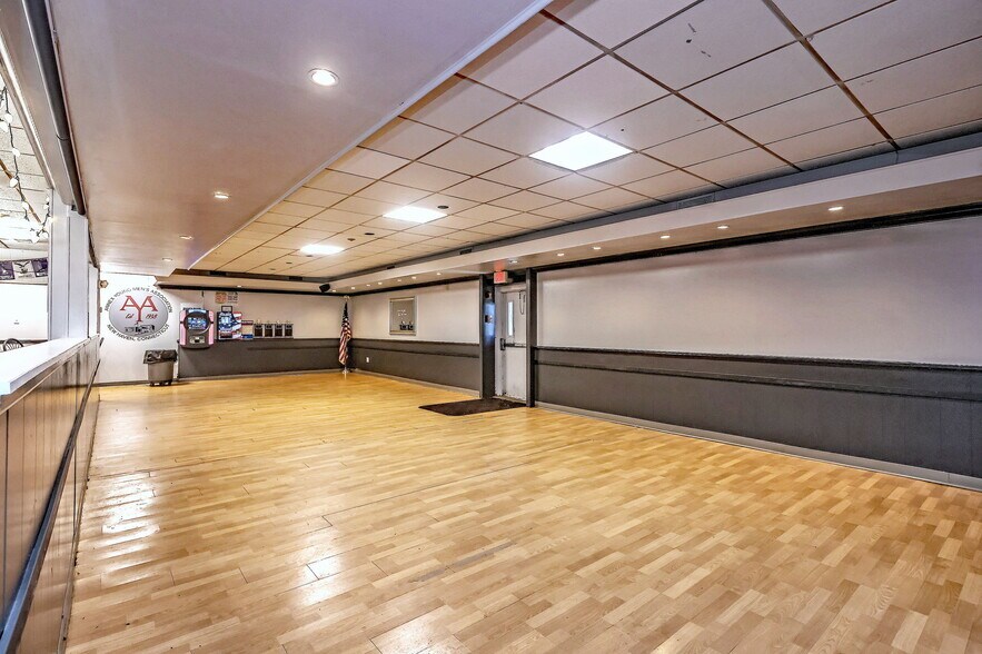 More Photos Of 560 Woodward Ave, New Haven Flex For Sale