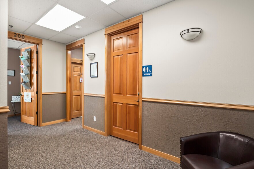 More Photos Of 267 NE 2nd St, Prineville Office For Sale