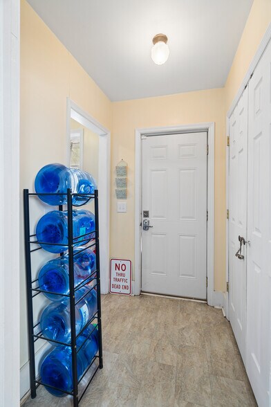 More Photos Of 207 University Ave, Lebanon Office For Sale