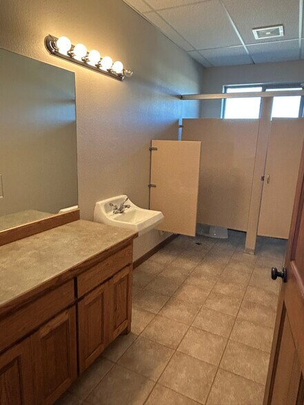 More Photos Of 543 Sower Dr, Bayfield Office For Sale