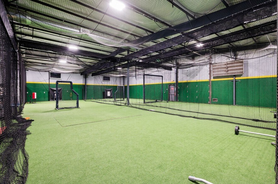 More Photos Of 9043 Marshall Rd, Cranberry Township Manufacturing For Sale