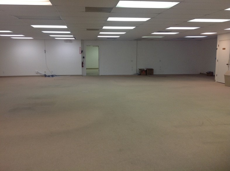More Photos Of 12660 Metro Pky, Fort Myers Self Storage For Sale