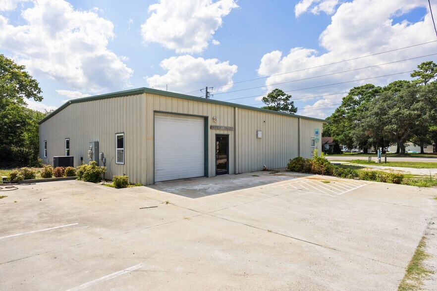 More Photos Of 7227 Beach Dr SW, Ocean Isle Beach Freestanding For Lease
