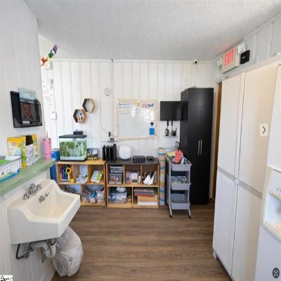 More Photos Of 615 Fairview St, Fountain Inn Office For Sale