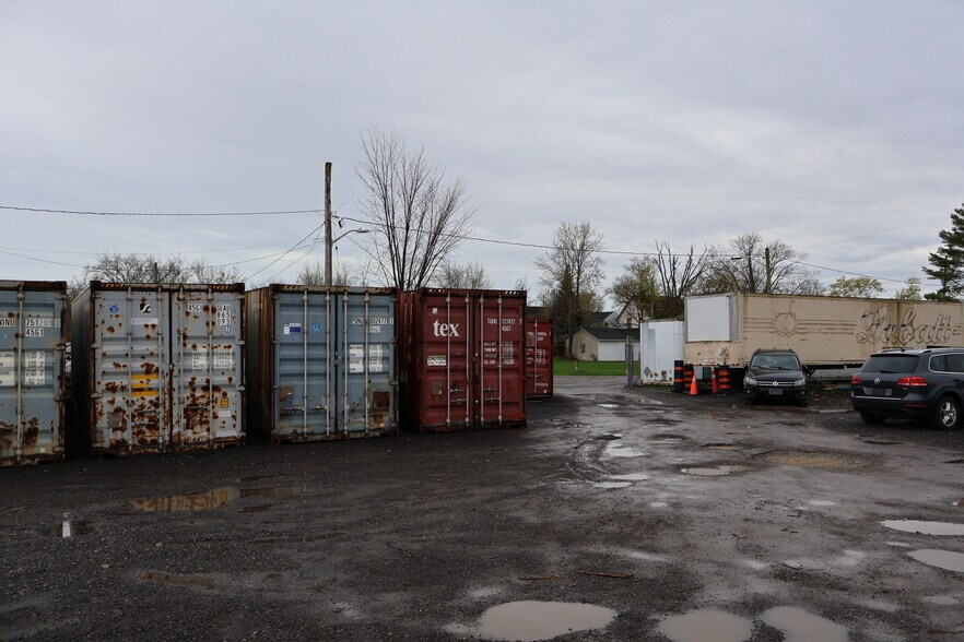 More Photos Of 236 Burgar St, Welland Warehouse For Lease