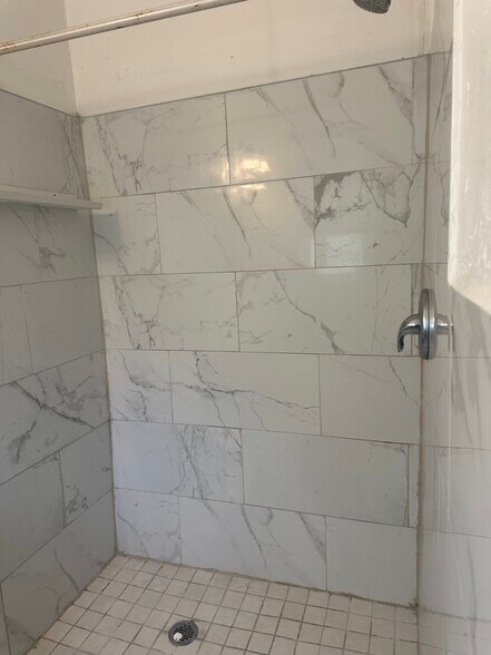 More Photos Of 615 NE 3rd St, Hallandale Beach Apartments For Sale