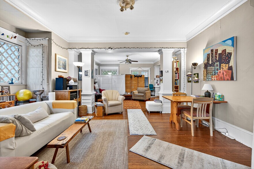 More Photos Of 132 30th Ave, Seattle Apartments For Sale