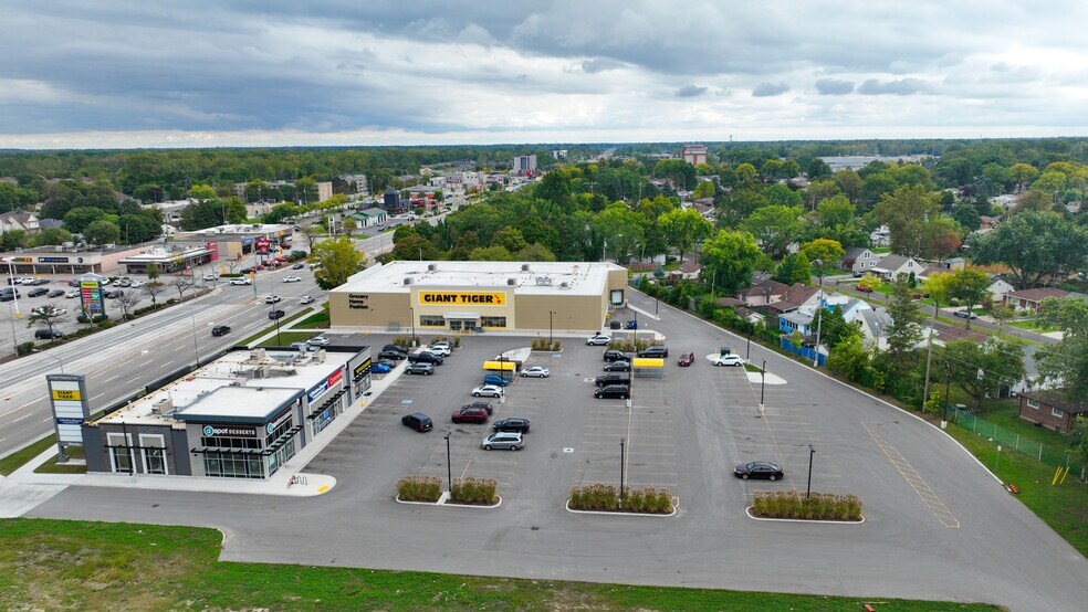 More Photos Of 1475 Huron Church Rd, Windsor Freestanding For Lease