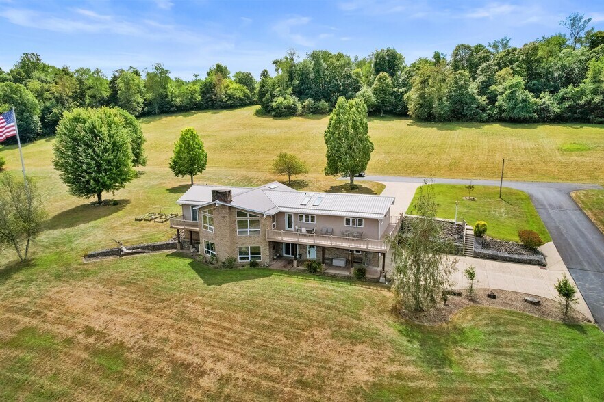 More Photos Of 1 Greenwood Ln, Clarksville Multifamily For Sale