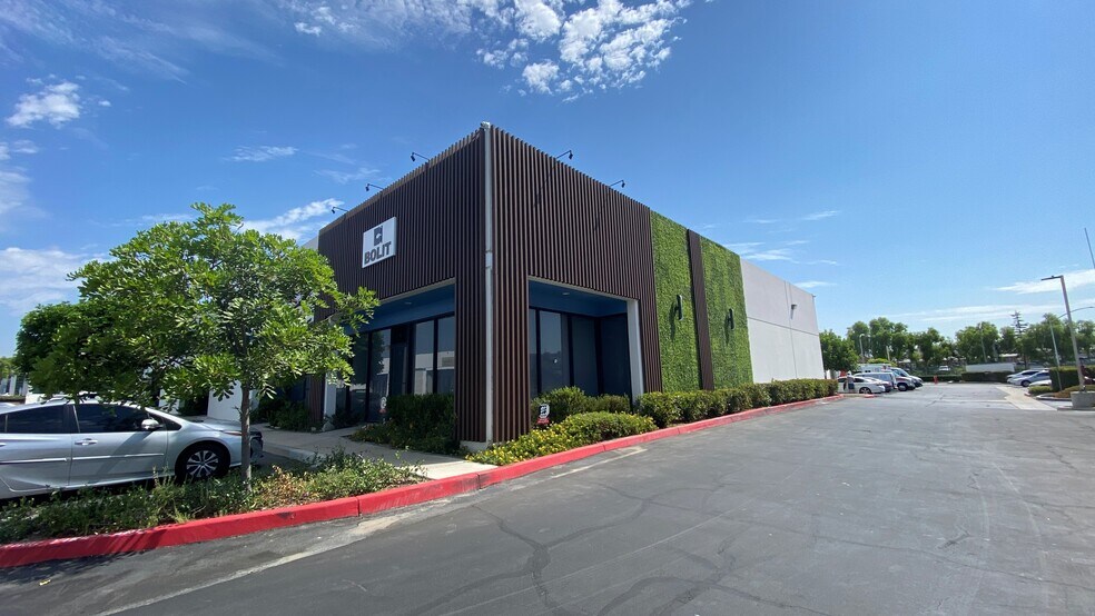 More Photos Of 20947 Currier Rd, Walnut Warehouse For Lease