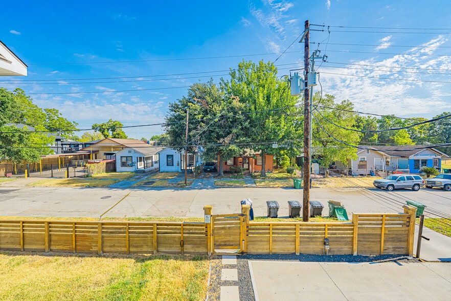 More Photos Of 7124 Avenue F, Houston Apartments For Sale