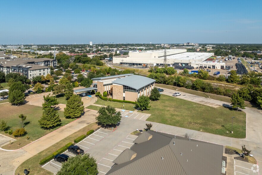 More Photos Of 500 Maplelawn Dr, Plano Office For Sale