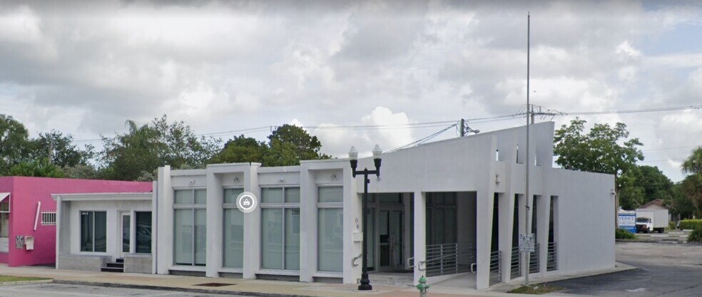 More Photos Of 2205-2211 Hollywood Blvd, Hollywood Storefront Retail Office For Lease