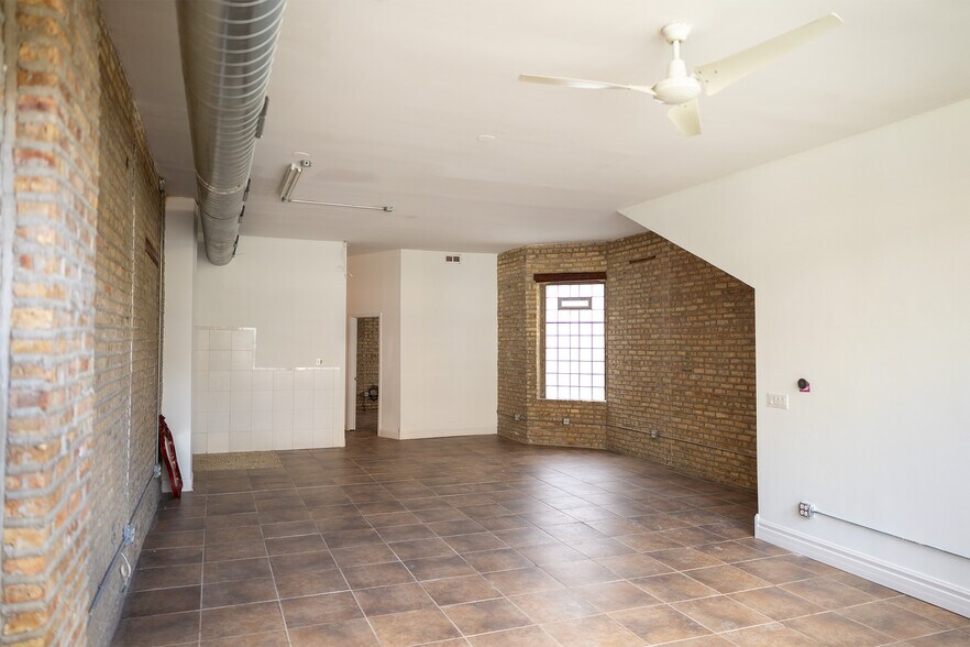 More Photos Of 2643 W Armitage Ave, Chicago Storefront Retail Residential For Lease